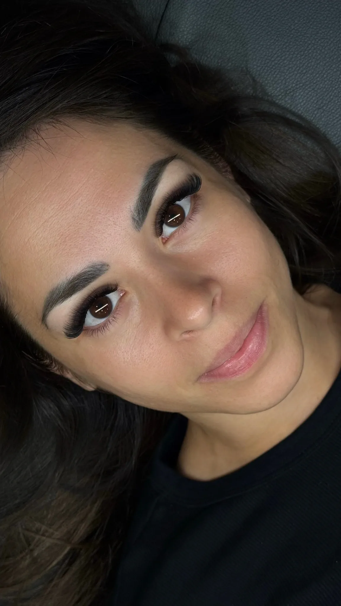 Lash Inspire client showing full lashes and softly defined brows